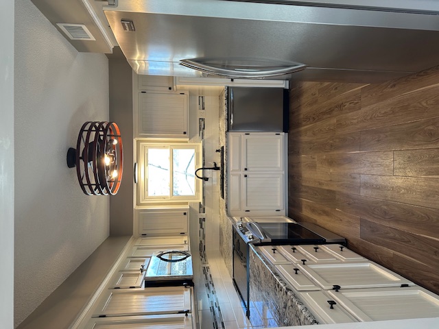 305 Southeast 2 Street